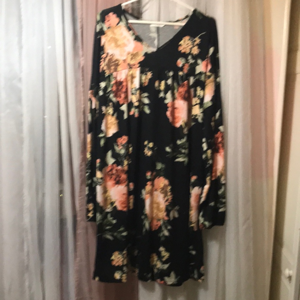 CHIC SOUL Long sleeve black floral dress 2x